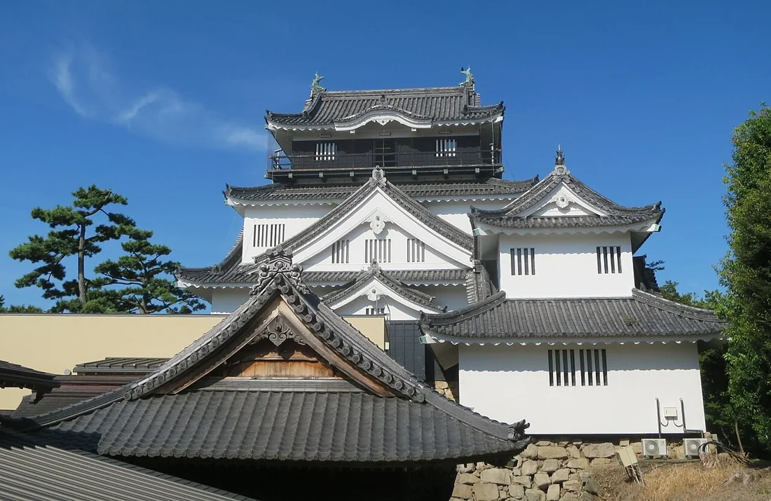 岡崎城と岡崎城公園の風景