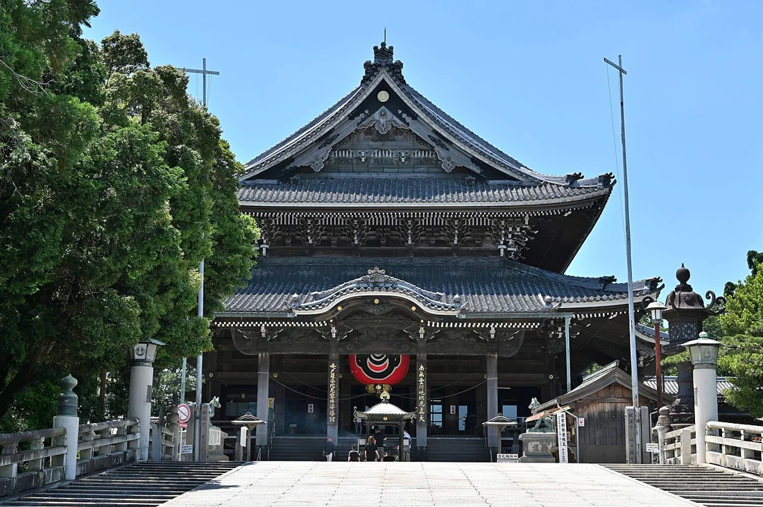 豊川稲荷の風景