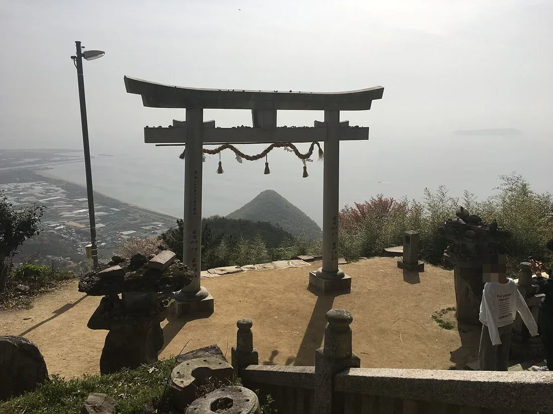 高屋神社の風景
