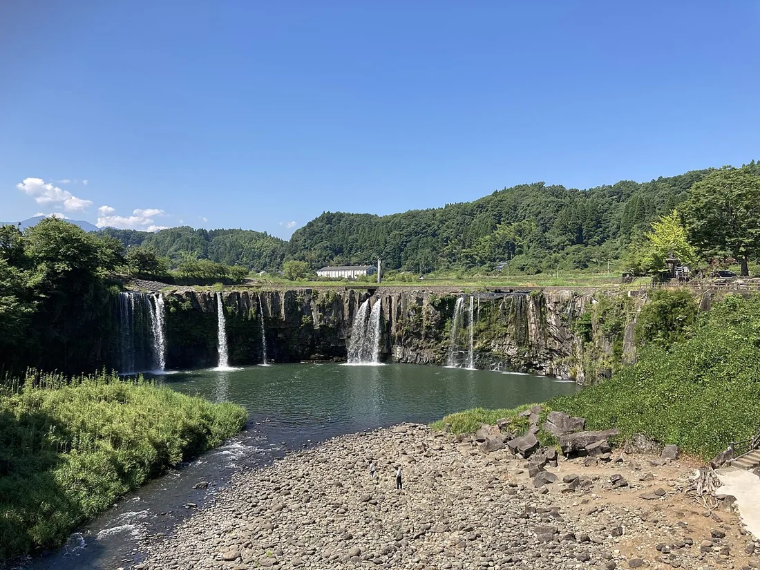 原尻の滝の風景