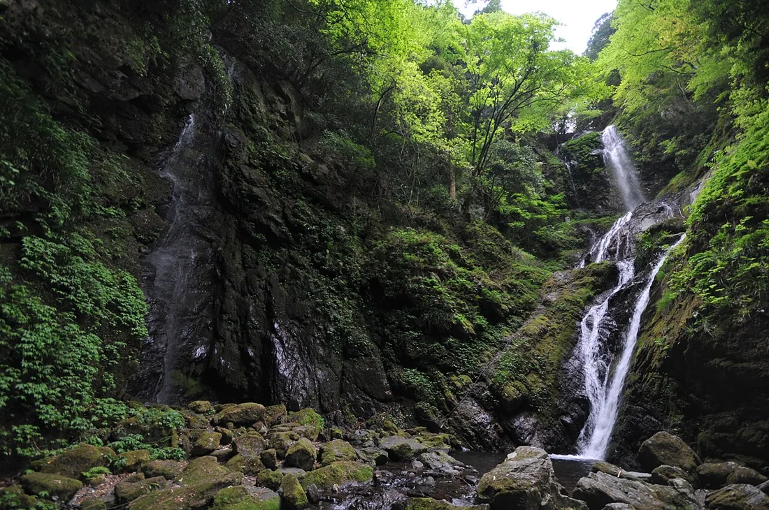 雨乞の滝の風景