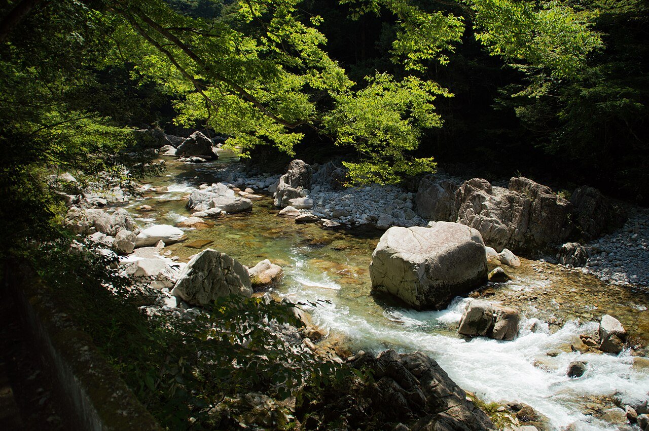 三段峡の渓谷